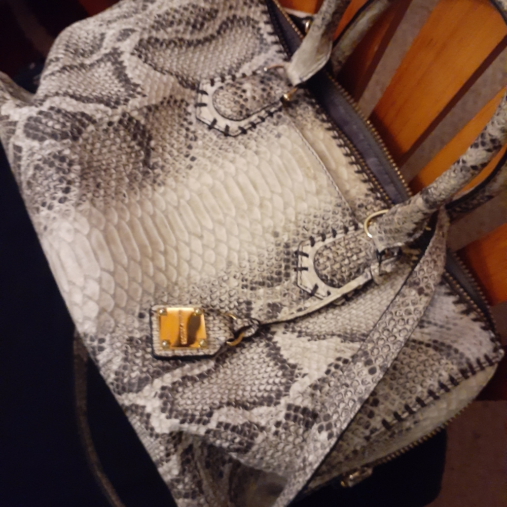 Handbag - Picture 7 of 8